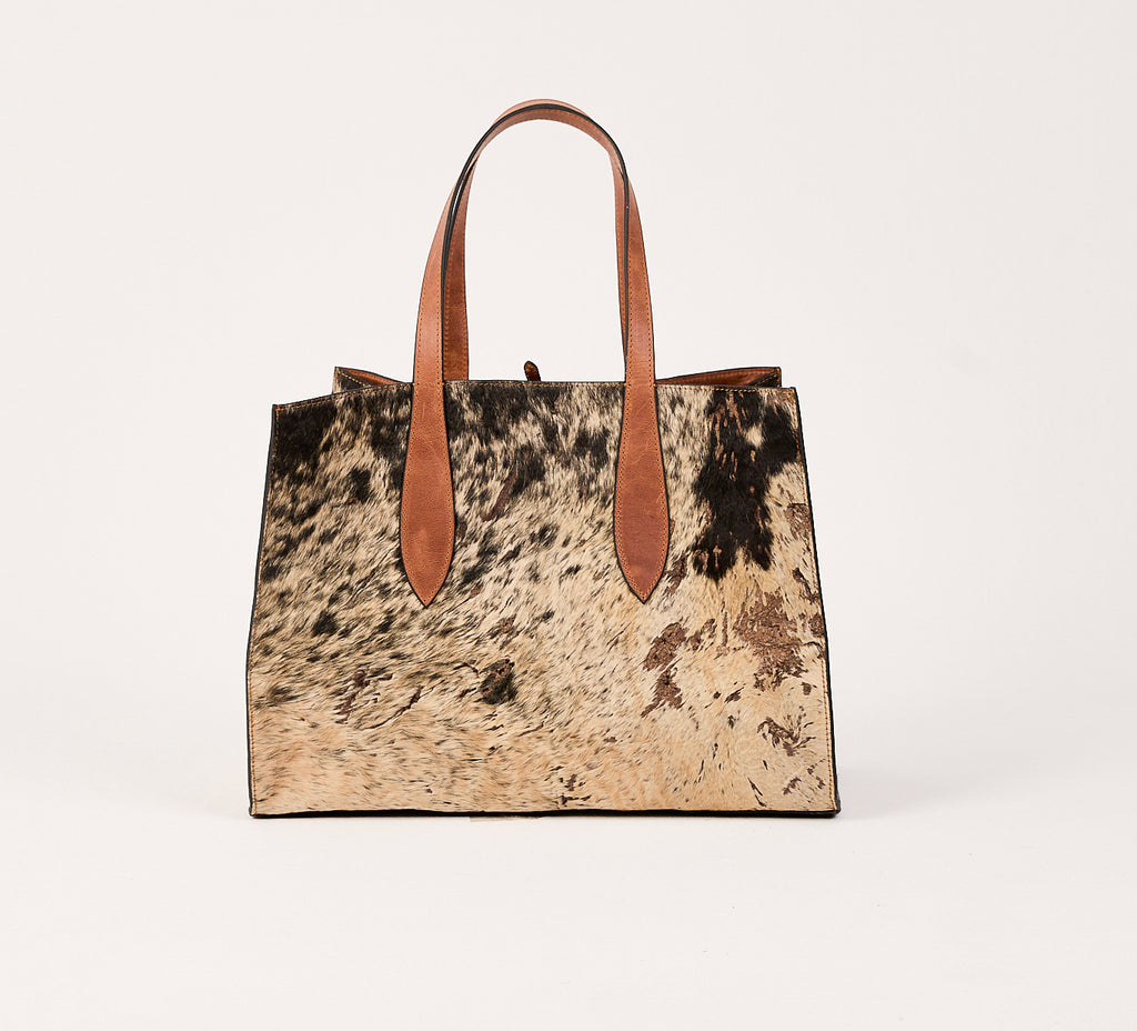 Lady - Life Carrier - Midnight Longhorn