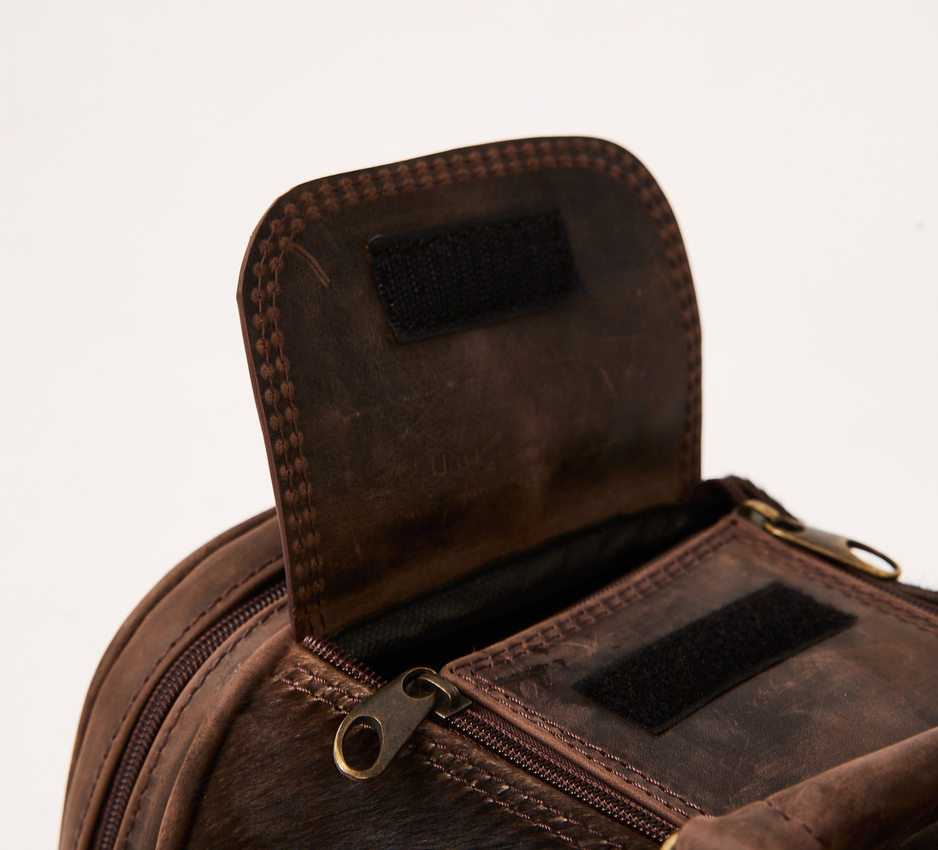 The Weekend Escape - Small Travelbag - Storm Friesian